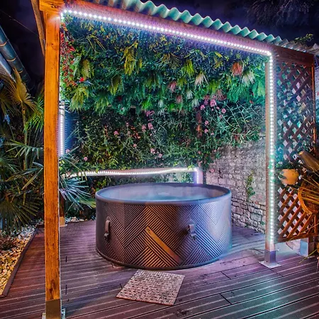 Appartement Fraichement Renovee - Jacuzzi Au Coeur De Caen Exterior photo