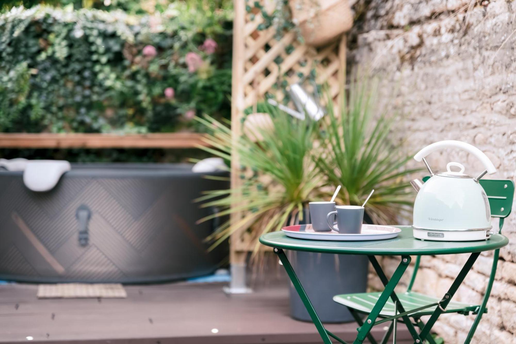 Fraichement Renovee - Jacuzzi Au Coeur De Apartment