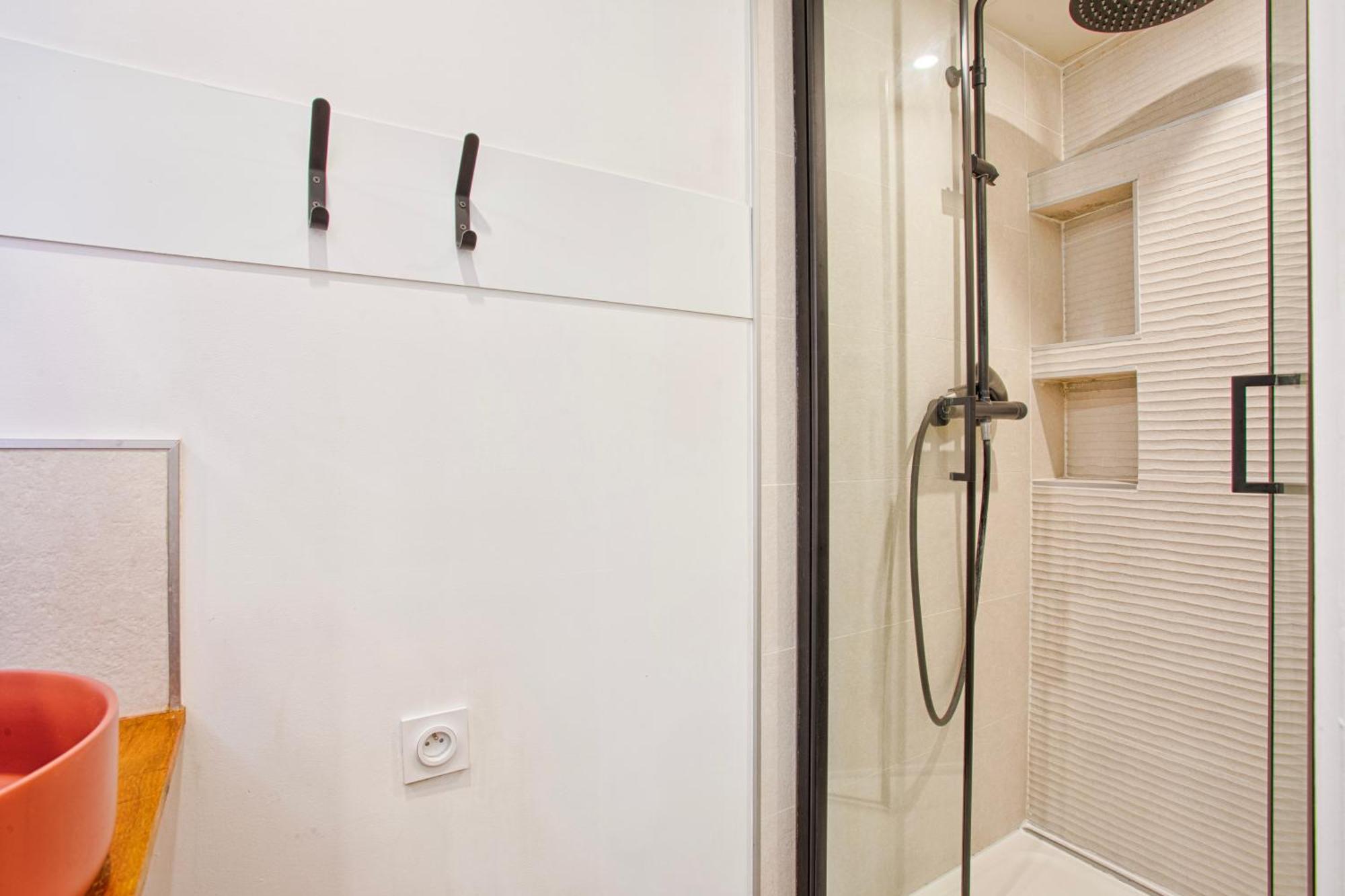 Fraichement Renovee - Jacuzzi Au Coeur De Apartamento