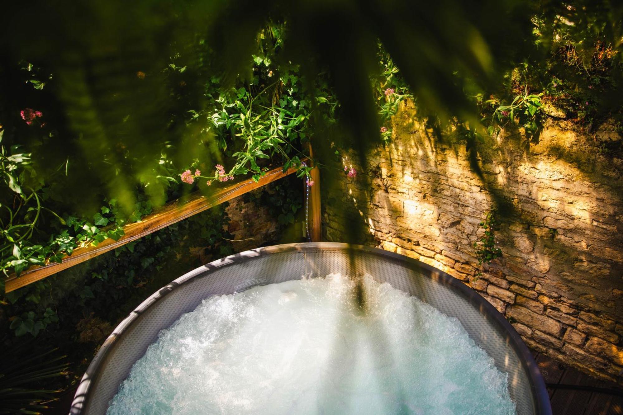 Fraichement Renovee - Jacuzzi Au Coeur De *